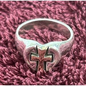 Retired James Avery Sterling Heart and 14kt Gold Cross Center Ring Size 5.25 EUC